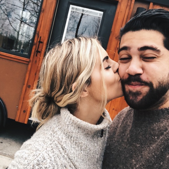 Meet Your Seller ! 🌻 - Picture 4 of 6